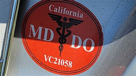 This sticker allows doctors to speed in California (in an emergency)